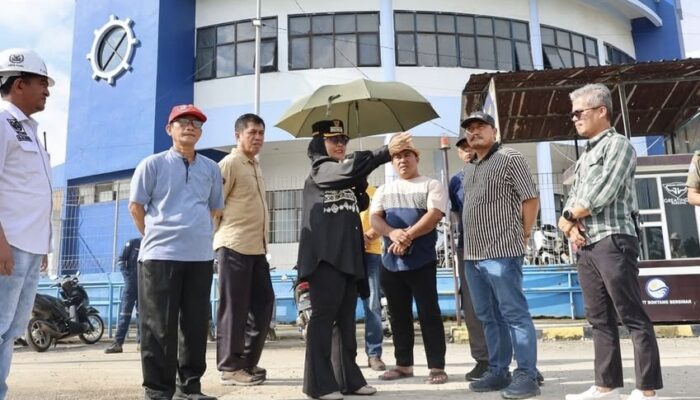 Wali Kota Neni Turun Tangan: Tinjau Pelabuhan dan Masjid Terapung Loktuan