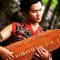 Alat musik tradisional Sampe atau Sape, khas suku Dayak Kalimantan Timur (Instagram.com/telkomselhalo)