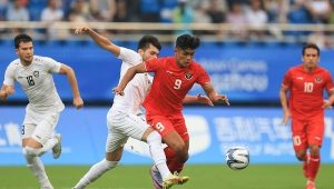 Aksi Ramadhan Sananta di laga Asian Games 2023 Timnas Indonesia U-24 vs Uzbekistan (bola.net)