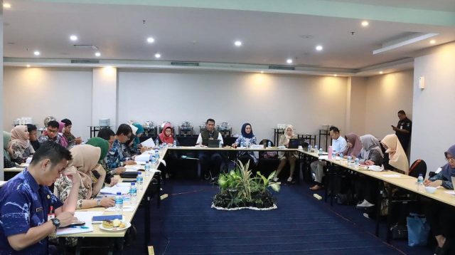 Rapat kerja Komisi IV DPRD Kaltim dengan OPD terkait di Platinum Hotel & Convention Hall, Balikpapan (Ig/@rusmanyaqub)