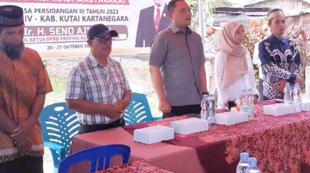 Wakil Ketua DPRD Kaltim, Seno Aji saat reses di Badak Ilir