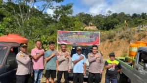 Tak hanya Rayakan Ultah Humas Polri, Polres Mahakam Ulu Pastikan Pasokan Air Bersih dan Sehat di Ujoh Bilang