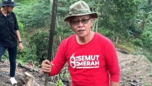 Sambangi Desa Loa Duri Ilir, Wakil Ketua DPRD Kaltim Nugal Bersama Masyarakat