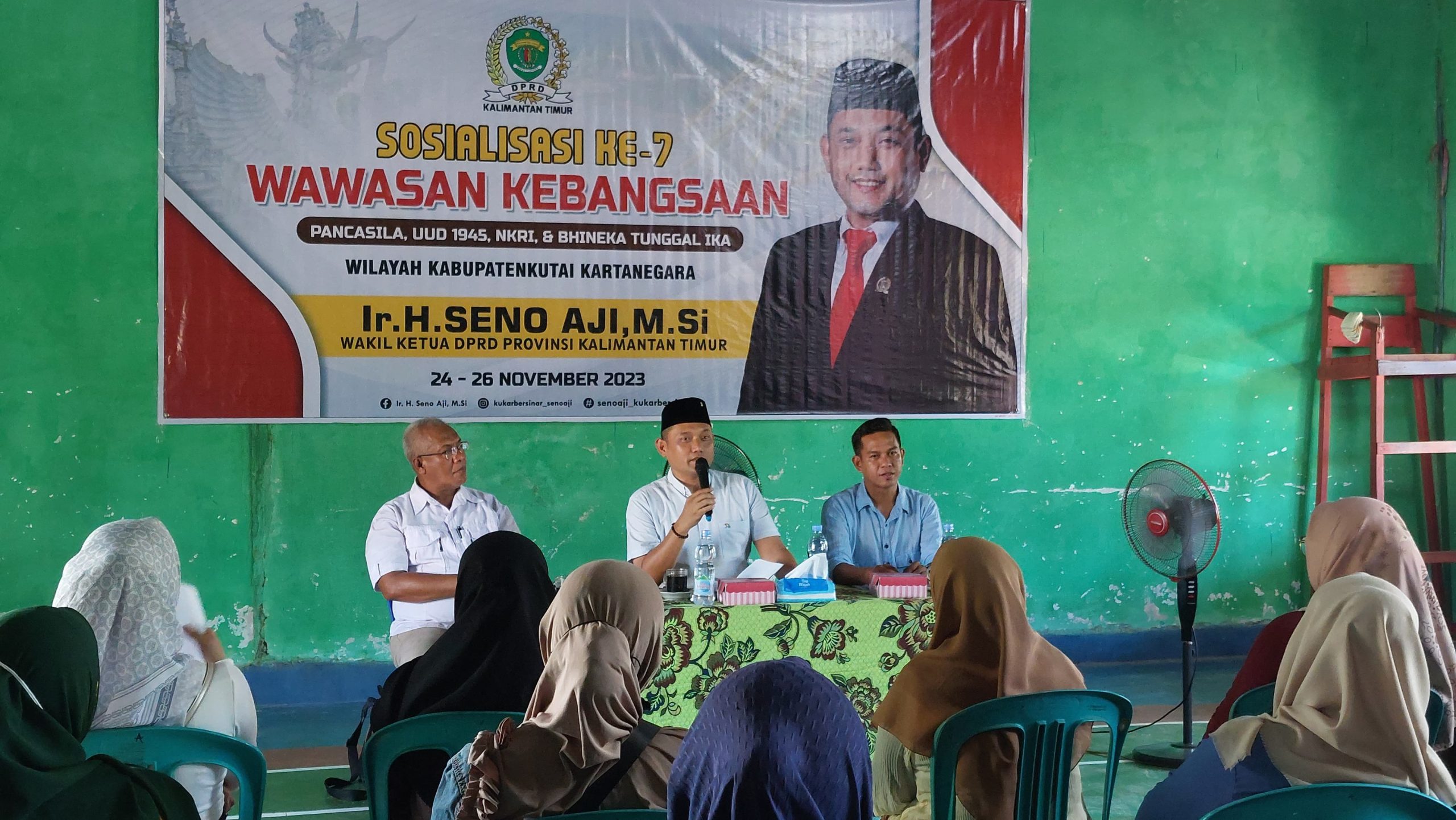 Wakil Ketua DPRD Kaltim, Seno Aji saat melaksanakan sosialisasi wawasan kebangsaan di Kelurahan Muara Jawa Pesisir, Kecamatan Muara Jawa. (Dok Bayu Santoso)