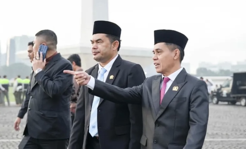 Ketua DPRD Kaltim Hasanuddin Mas’ud dan Ketua DPRD Samarinda Helmi Abdullah saat menghadiri pelantikan kepala daerah di Jakarta pada Kamis 20 Februari 2025