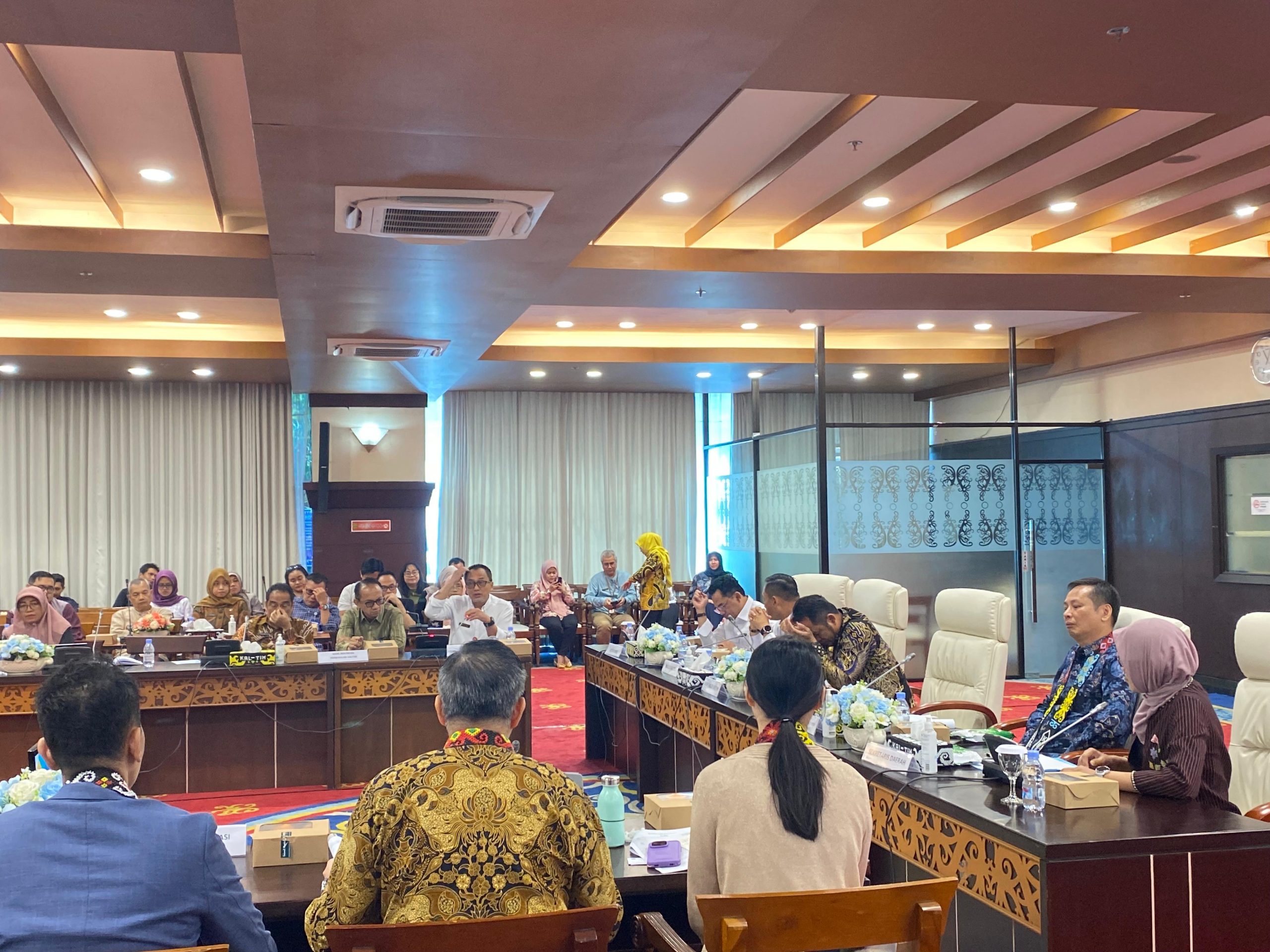 Suasana pertemuan antara Pemerintah Provinsi Kaltim dan Taipei Economic and Trade Office (TETO), di Kantor Gubernur Kaltim pada Jumat (15/5/2025). (Dok.RITMEKLTIM/DFA)