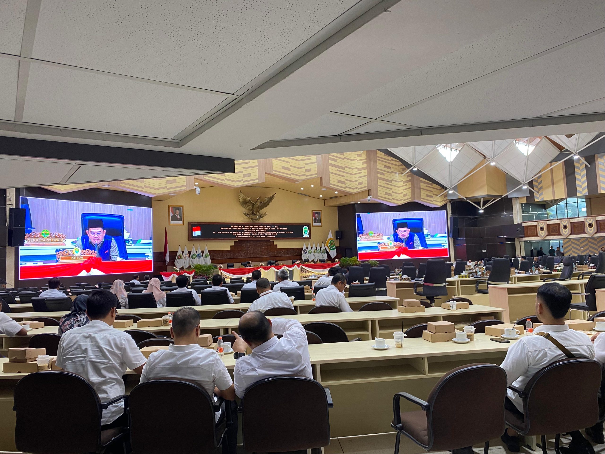 Suasana rapat paripurna ke-15 DPRD Kaltim.(Dok.RITMEKALTIM/DFA).