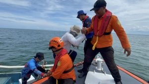 Tim SAR Balikpapan Selamatkan Tiga Pemancing Setelah Kapal Mati Mesin di Buoy 9