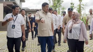 Menteri Perumahan dan Kawasan Permukiman (PKP), Maruarar Sirait tinjau pembangunan di IKN
