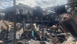 Perumahan KPC hangus terbakar, tepatnya di Jalan Danau Melintang RT 37, Desa Swarga Bara, Sangatta Utara, pada Senin 19 Mei 2025, pukul 05.30 Wita.