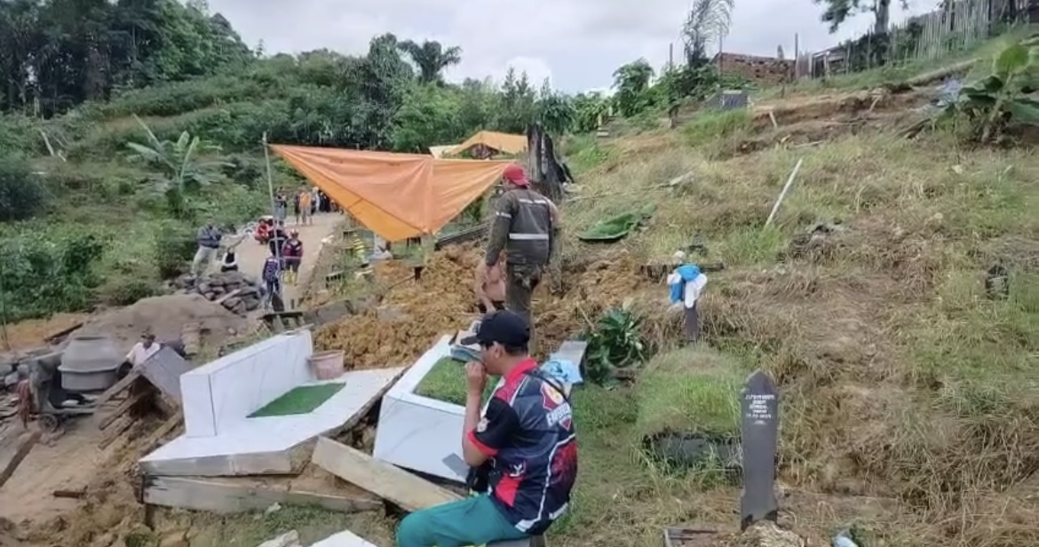 Kuburan longsor di Kota Samarinda