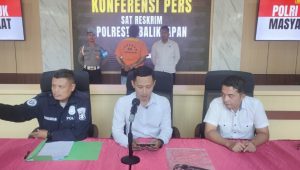 Jatanras Reskrim Polresta Balikpapan tangkap pria berinisial GS (38) yang diduga mengancam pakai senjata tajam (sajam) jenis badik kepada seorang warga di Jalan Mayjen Sutoyo, Kelurahan Gunung Sari Ulu, Balikpapan Tengah, Minggu (25/5/2025) malam.