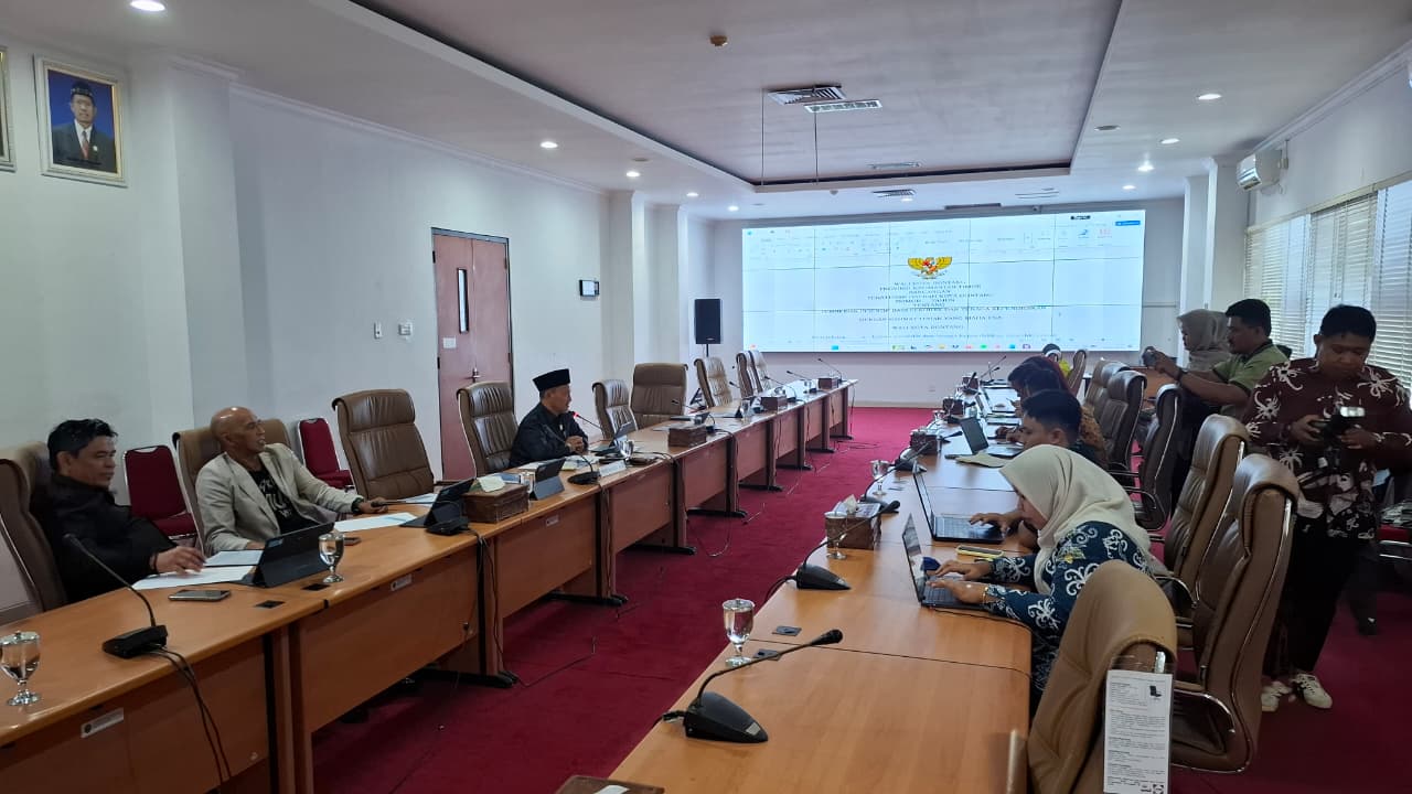 Rapat Pembahasan Raperda Pemberian Insentif bagi Pendidik dan Tenaga Kependidikan Sekolah Swasta serta Pendidik Non Aparatur Sipil Negara pada Sekolah Negeri (foto:ritmee)