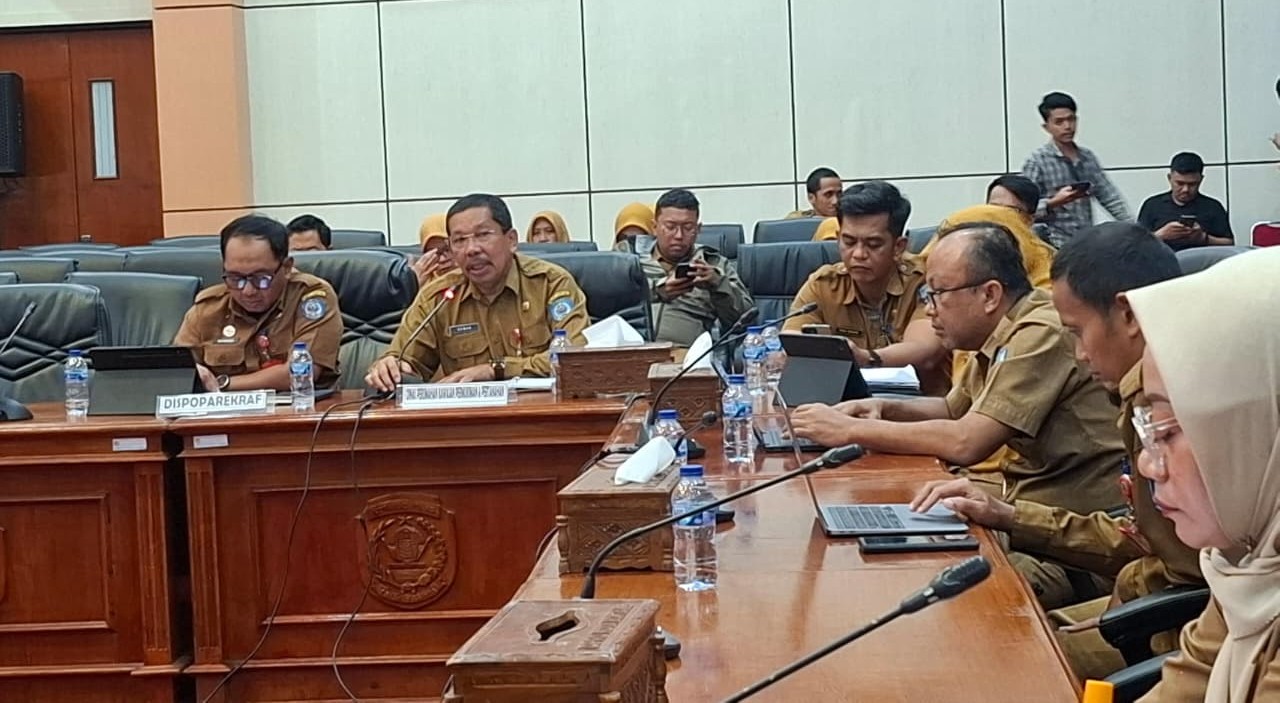 Kepala Dinas Perkimtan Kota Bontang, Usman dalam rapar bersama DPRD dan OPD penghasil pajak dan retribusi (dok:ritmee]