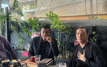 Kuasa hukum tergugat, Muhammad Rifai (kiri) bersama tergugat Ali Ridha (kanan). dok: ritmee