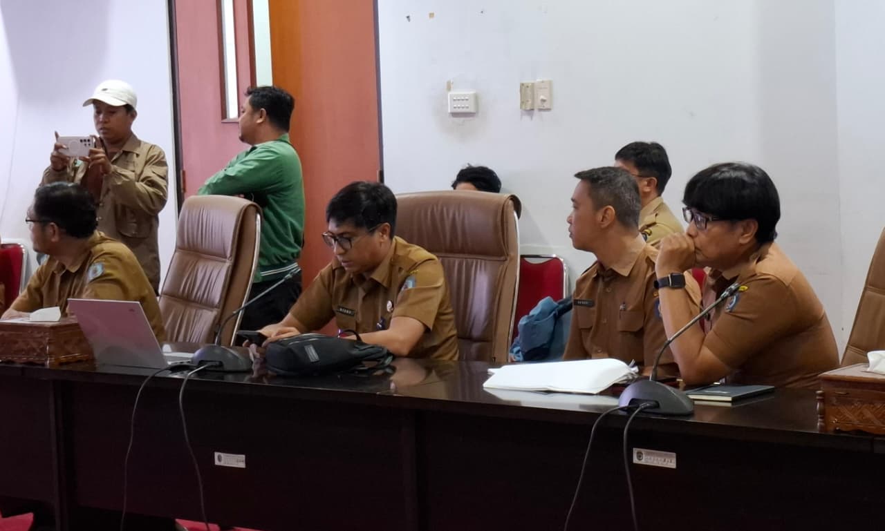 Dinas Perhubungan Kota Bontang hadiri rapat pembahasan Rancangan Peraturan (Raperda) tentang Lalu Lintas dan Angkutan Jalan (LLAJ) bersama DPRD Kota Bontang dan Tim Pembahasan Perda Pemkot Bontang (dok:ritmee)