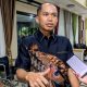Ketua DPC PDI Perjuangan Kota Bontang, Joni Alla' Padang, memberikan keterangan terkait proses pengusulan dirinya sebagai calon Wakil Ketua II DPRD Kota Bontang.(dok: ritmee)