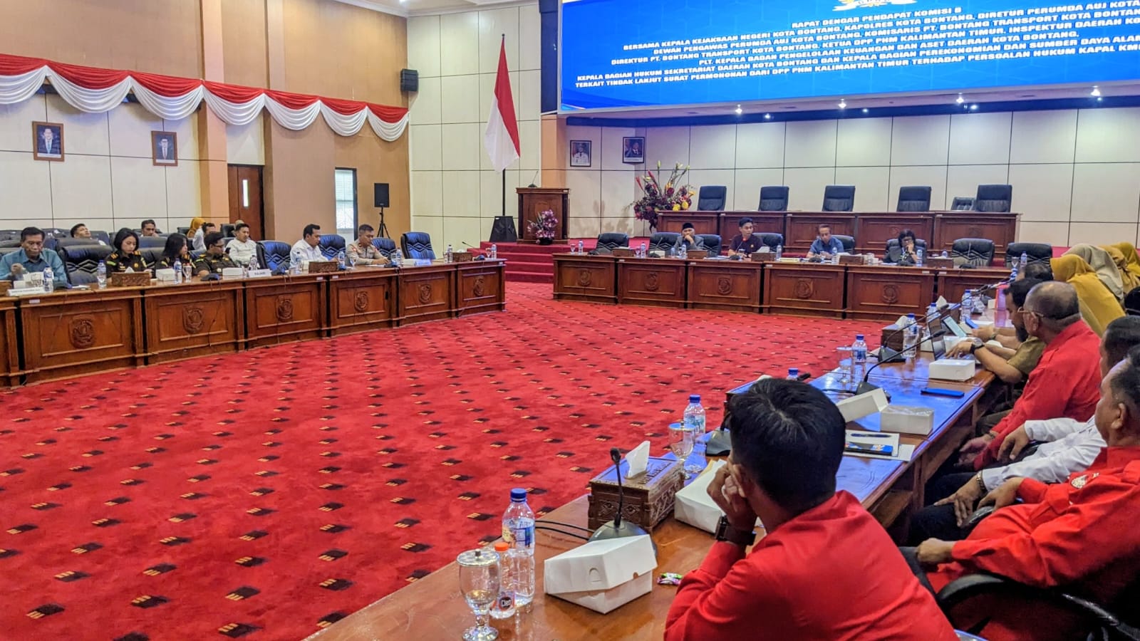 Suasana rapat penyelesaian sengketa hukum kapal KMP Bontang Ekspres II.(dok: ritmee)