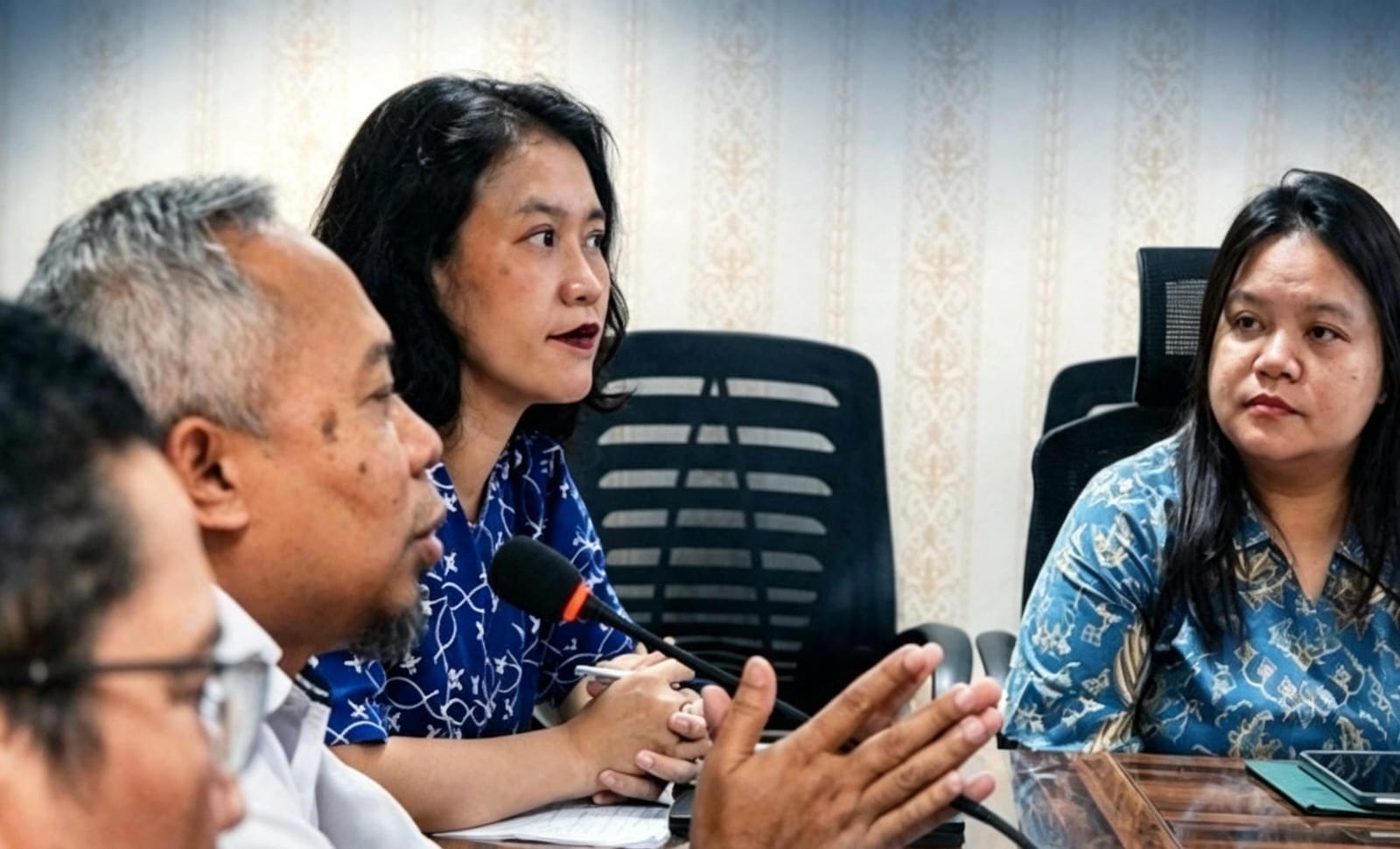 Kepala Bapperida Bontang Syahruddin (kiri) menggelar rapat Koordinasi dengan Tanoto Foundation (dok:ist)