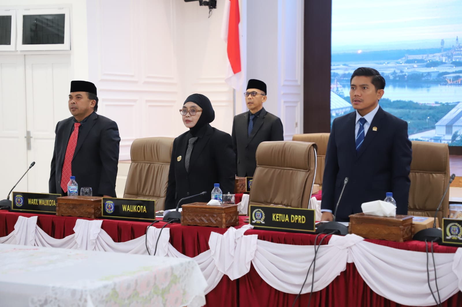 Ketua DPRD Kota Bontang Andi Faizal Sofyan Hasdam (Kanan) bersama Wali Kota (tengah) dan wakil walikota Bontang (kiri). (Foto: ist)