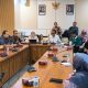 DPRD Bontang saat menggelar rapat antrean dan distribusi Pertalite bersama pihak terkait di Gedung DPMPTSP Bontang, Jumat (28/8/2026). Dan mendesak Pihak Pertamina hadir memberi penjelasan langsung terkait distribusi BBM.