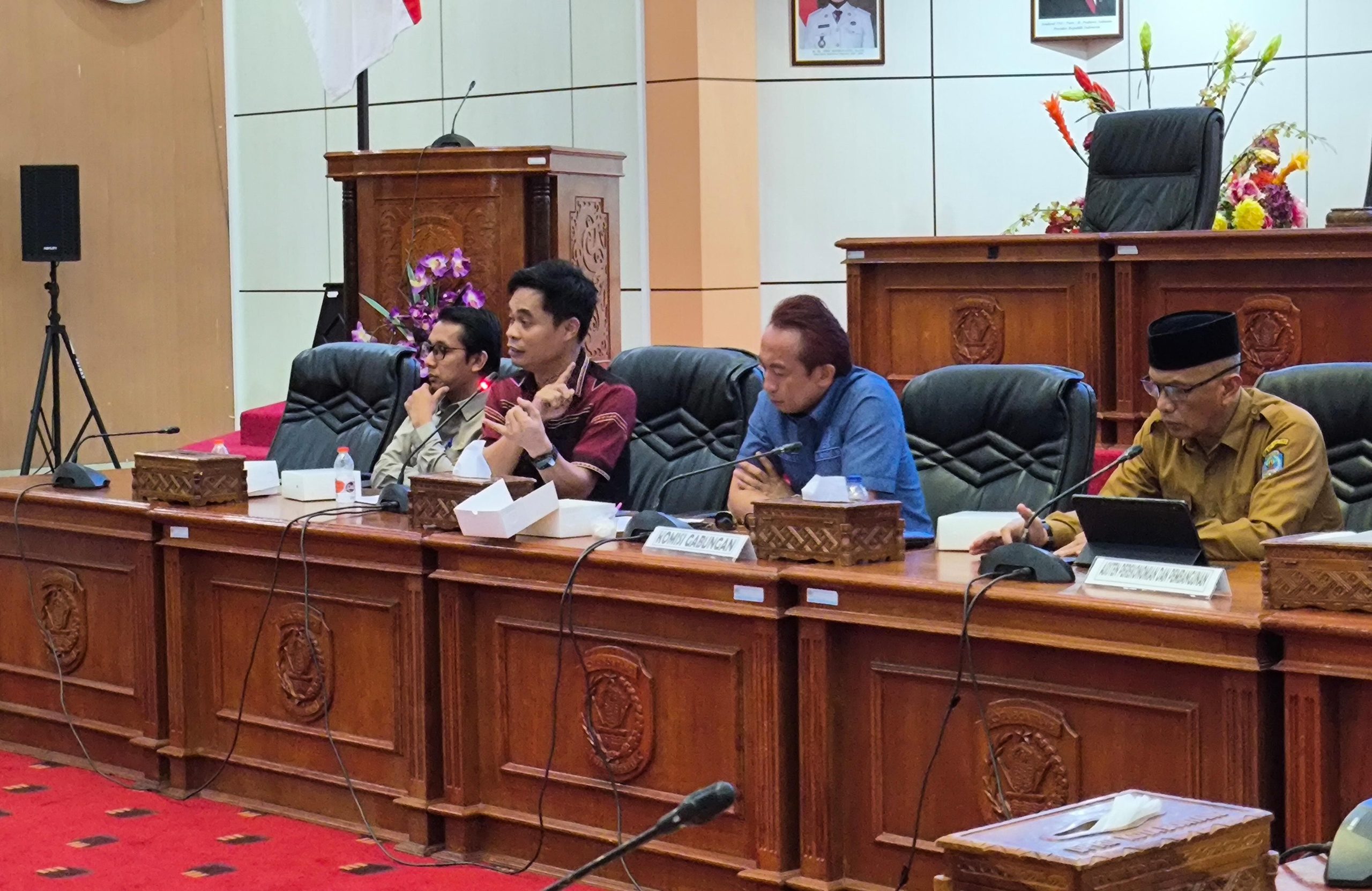 Wakil Ketua Komisi B DPRD Bontang, Awinardi, meminta Pertamina menyusun peta distribusi Pertalite hingga Desember untuk mencegah antrean kembali terjadi.