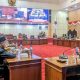 Rapat kerja DPRD Bontang membahas pandangan umum fraksi terhadap Raperda Perubahan APBD 2026, Selasa (8/9/2026).