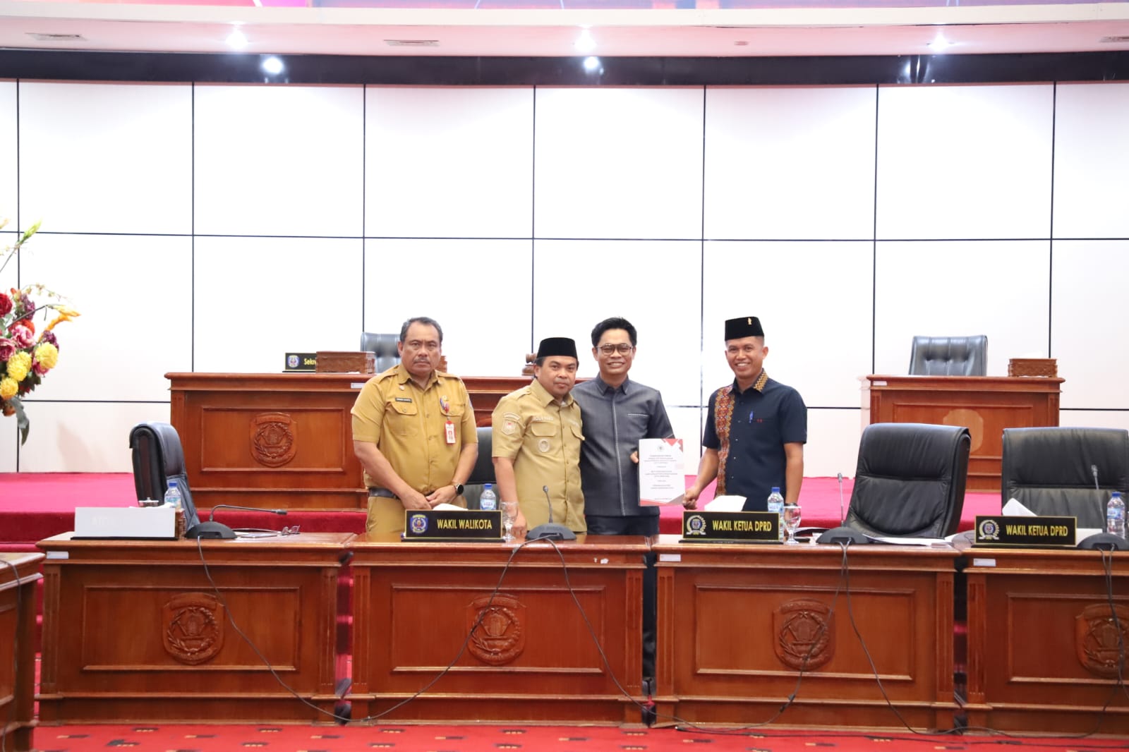Fraksi PDIP DPRD Bontang menyampaikan pandangan Raperda Perubahan APBD 2026, dengan mendorong keterbukaan distribusi air bersih dan keberlanjutan pengendalian banjir. (Foto: Ist/Nurdin Humas DPRD Bontang)