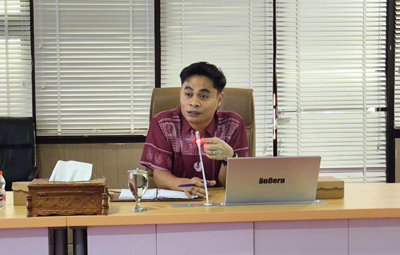 Winardi menyoroti pemadaman listrik di Bontang dalam rapat bersama manajemen PLN.(dok: ritmee)